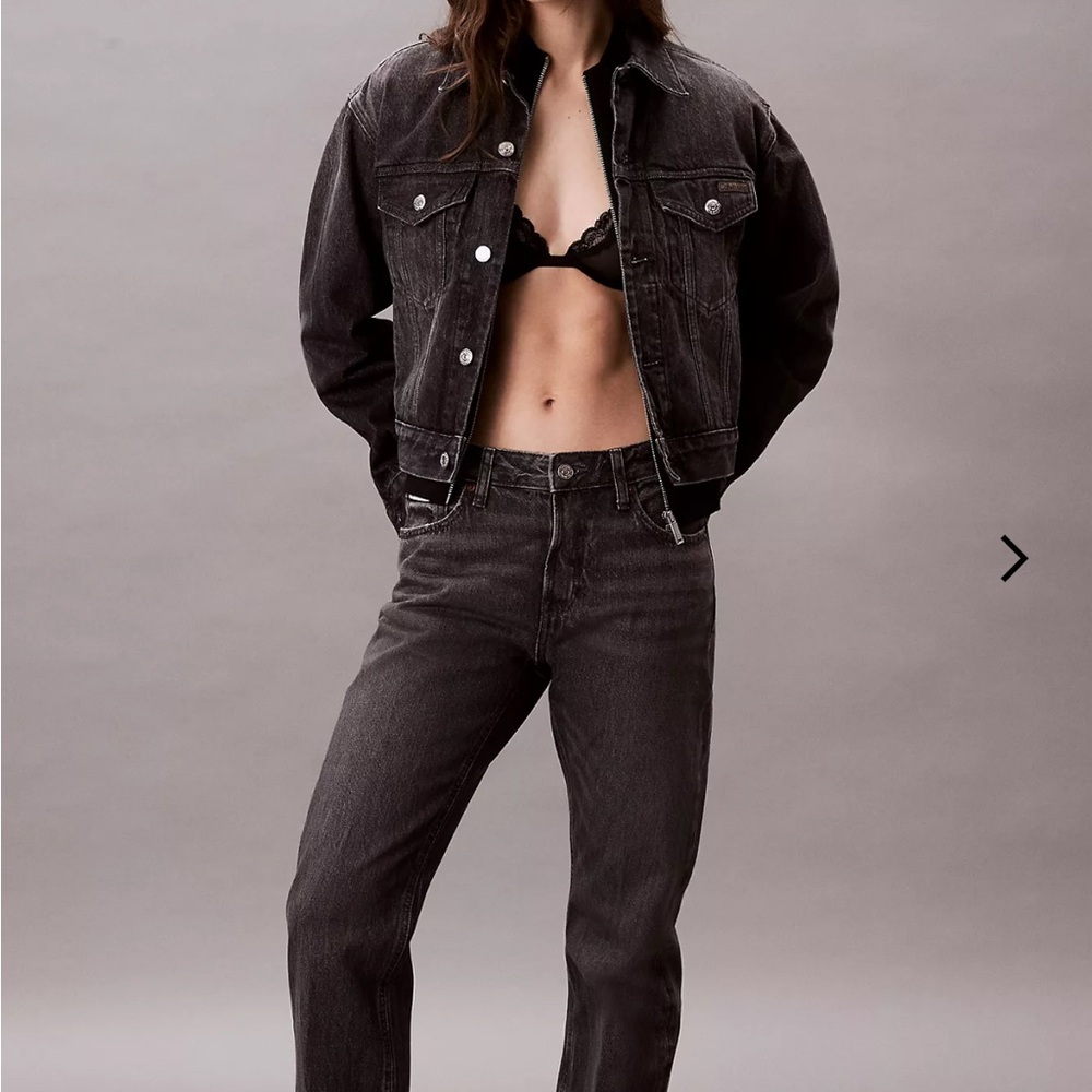 Calvin Klein Women's Relaxed Bootcut Jeans in Black Fog